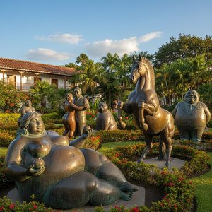 Fernando Botero: Celebrating Volume, Form & Colombian Identity