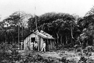 Membros Da Comissão Exploradora Do Planalto Central Do Brasi No Observatório Provisório Do Vértice Sudoeste - Goiás, 1892. — Louis Ferdinand Cruls