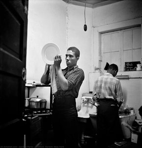 Untitled, Harlem, New York — Гордън Паркс