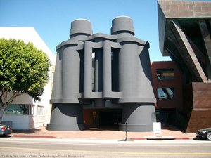 Riesiges Fernglas — Claes Oldenburg