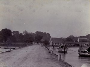 Kitlv A1350 - Boten Aan De Pier Bij Toeban — Willem Thomas De Vogel