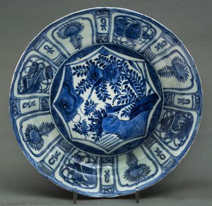 Kraak-porcelain-type Dish — Wanli Emperor