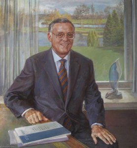 Sir Gareth Roberts, President (2001–2007) — June Mendoza