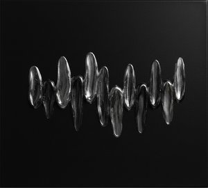 Schwebender Obsidian: Eine Monochrome Studie Von Viskosem Licht Und Ewigem Schatten