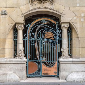 The Castel Béranger On Rue De La Fontaine, Paris France — Hector Guimard