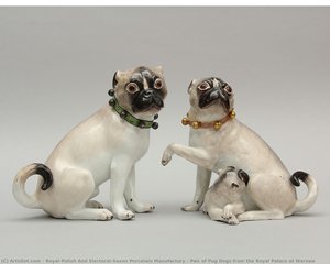 Pair Of Pug Dogs From The Royal Palace At Warsaw — Meissenin Posliinitehdas