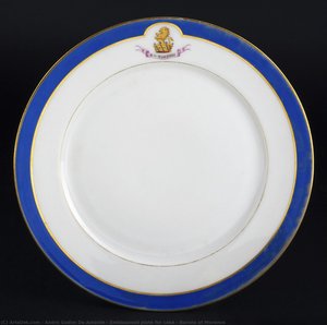 Emblazoned Plate For Cake – Barons Of Morenos — André Godim De Amorim