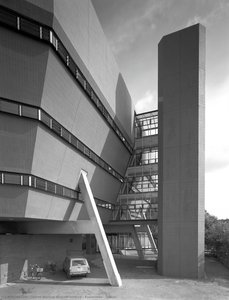 Queen — James Stirling Michael Wilford & Associates