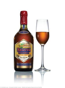 Botella De Tequila Reserva De La Familia. — Fernando Guillén Cuervo