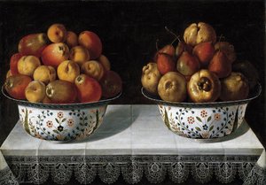 Two Fruit Bowls On A Table — Tomás Hiepes