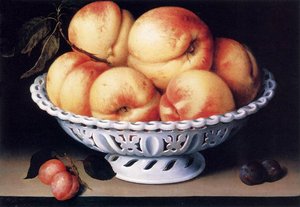 White Ceramic Bowl With Peaches And Red And Blue Plums — Fede Galizia