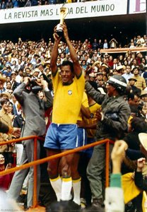Carlos Alberto Torres Lifts The Jules Rimet Cup. — K0lkjaer Nielsen (until 1970)