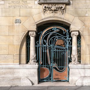 The Castel Béranger On Rue De La Fontaine, Paris France — Hector Guimard
