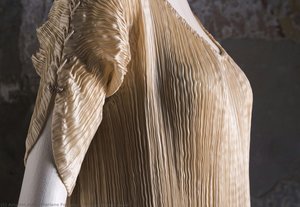 Delphos Dress, Detail — ماريانو فورتوني