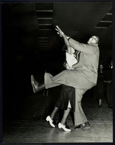 Savoy Dancers — Арон Сискинд