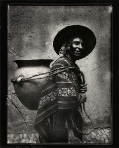 Chicha Carrier — Martín Chambi