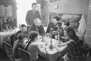 Repatriated Polish Jews Celebrate Shabbat — Jean Mohr
