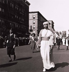 Parade — Арон Сискинд