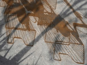 Un Jour Sur Deux Orbites — Nadia Kaabi-linke