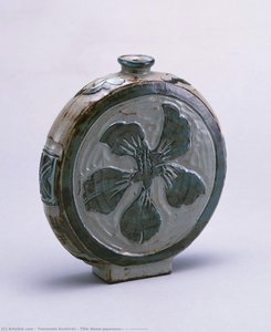 Title Name(japanese): 土焼 陽彫鉄描紅蜀葵葉模様扁壺 — Tomimoto Kenkichi