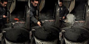Quenching, Knife Forging Of Tottori Prefecture — Otsuka Yoshifumi