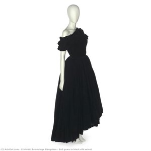 Ball Gown In Black Silk Velvet — Cristóbal Balenciaga Eizaguirre