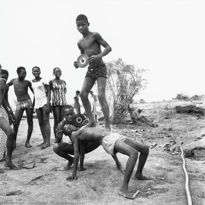 Picnic At The Chaussée — Malick Sidibé