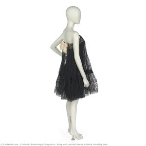 Baby Doll Cocktail Dress In Black Chantilly Lace — Cristóbal Balenciaga Eizaguirre