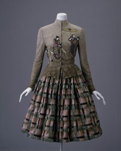 Ukiyoe Embroidered Jacket And Skirt Woven With Pink And Mint Ribbons — Hanae Mori