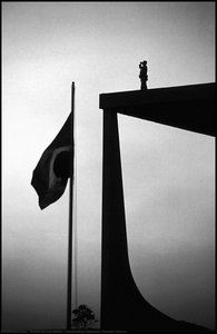 Alternating Vigilance. Planalto Palace — Oraldo Norvel Britos