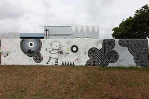 Pow! Wow! Hawaii 2012 - Robot Mural — Aaron De La Cruz, Rone