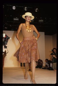 Runway Photograph Of Oscar De La Renta, Spring/summer 1984 Collection — Viriato Fiallo