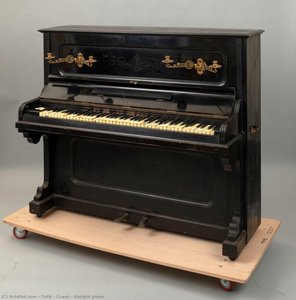 Upright Piano — Ortiz & Cussó