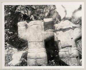 [carved Mayan Stone Figure, Mayan Ruins Chichen Itza] — オクタビオ・メデリン