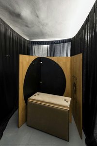 Cinque Dispositivi In Uno — Francesca Grossi, Vera Maglioni