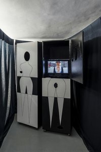 The Zigzag Woman, Magic Box. Inside: The Zigzag Woman, Guangzhou — Francesca Grossi, Vera Maglioni