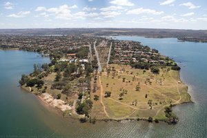 Orla Do Lago Paranoá — Joana França