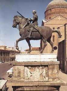 Equestrian Statue Of Gattamelata — Donatello