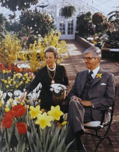 Rt. Hon. And Mme. Jules Leger In Government House Greenhouse — कार्स ऑफ ओटावा