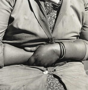 Child Minder, Joubert Park, Johannesburg (from The Particulars Serie) — David Goldblatt