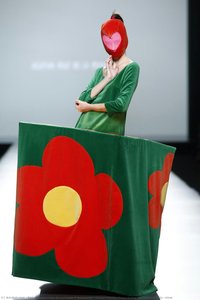 Flower Menina Dress During The Greatest Hits! Show — Ágatha Ruiz De La Prada