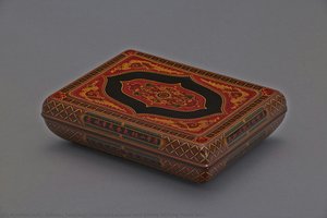 Colored Lacquer And Kinma Writing Paper Box — Zokoku Tamakaji