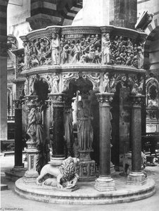 Pulpit — Giovanni Pisano
