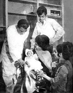 Family Photograph. Left-right: Nisar Murad, Murad, Shireen Murad With Granddaughter Aliya Murad And Salma Murad (1969). — The Citizens Archive Of Pakistan (cap)