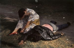 Untitled (couple Assaulted In Chapultepec, Man Dead) — Jaralambos Enrique Metinides Tsironides