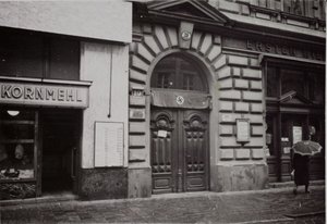 Exterior Of Berggasse 19, Vienna, 1938 — Edmund Engelman