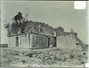 Fotografia Di Chichén Itzá Scattata Da A.p. Maudslay — Alfred Percival Maudslay