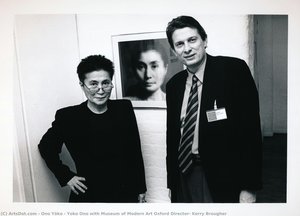 Yoko Ono With Museum Of Modern Art Oxford Director, Kerry Brougher — Yoko Ono