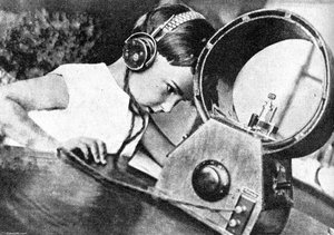Radio Listener — Aleksandr Rodchenko