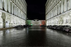 Rivestimento Dei Blocchi Murari Della Fontana Nel Cortile D — Pietro Consagra
